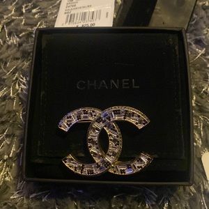 Gold/crystal/Bk Chanel Brooch